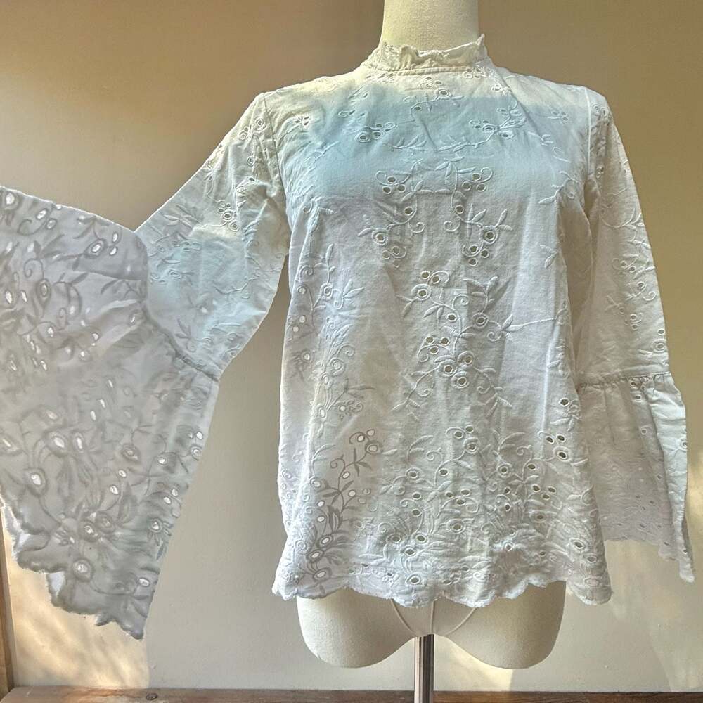 Ulla Johnson White Cotton-Linen Eyelet Scalloped Blouse with Bell Sleeves